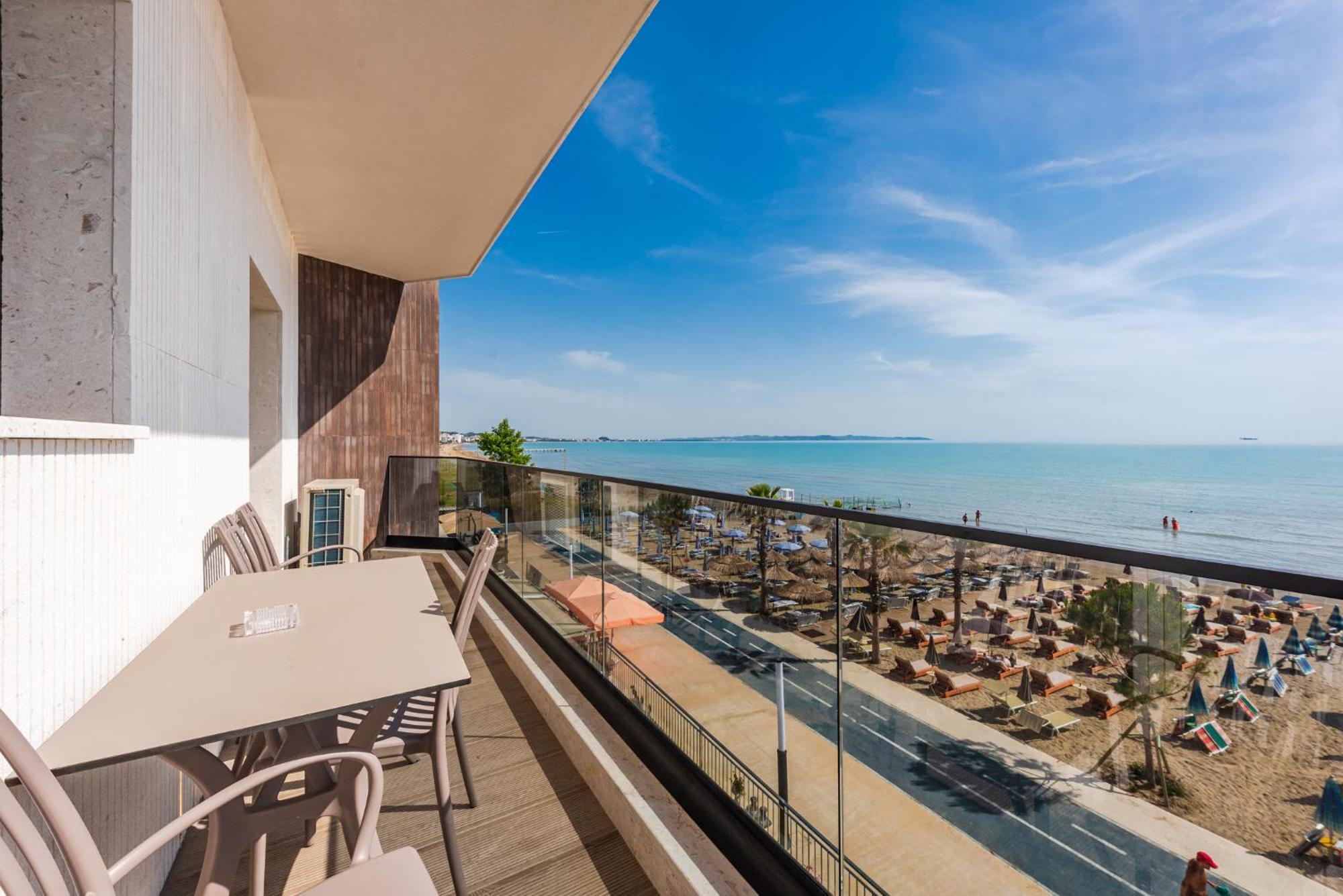 Sea View Apartments Eldo Durrës Rum bild