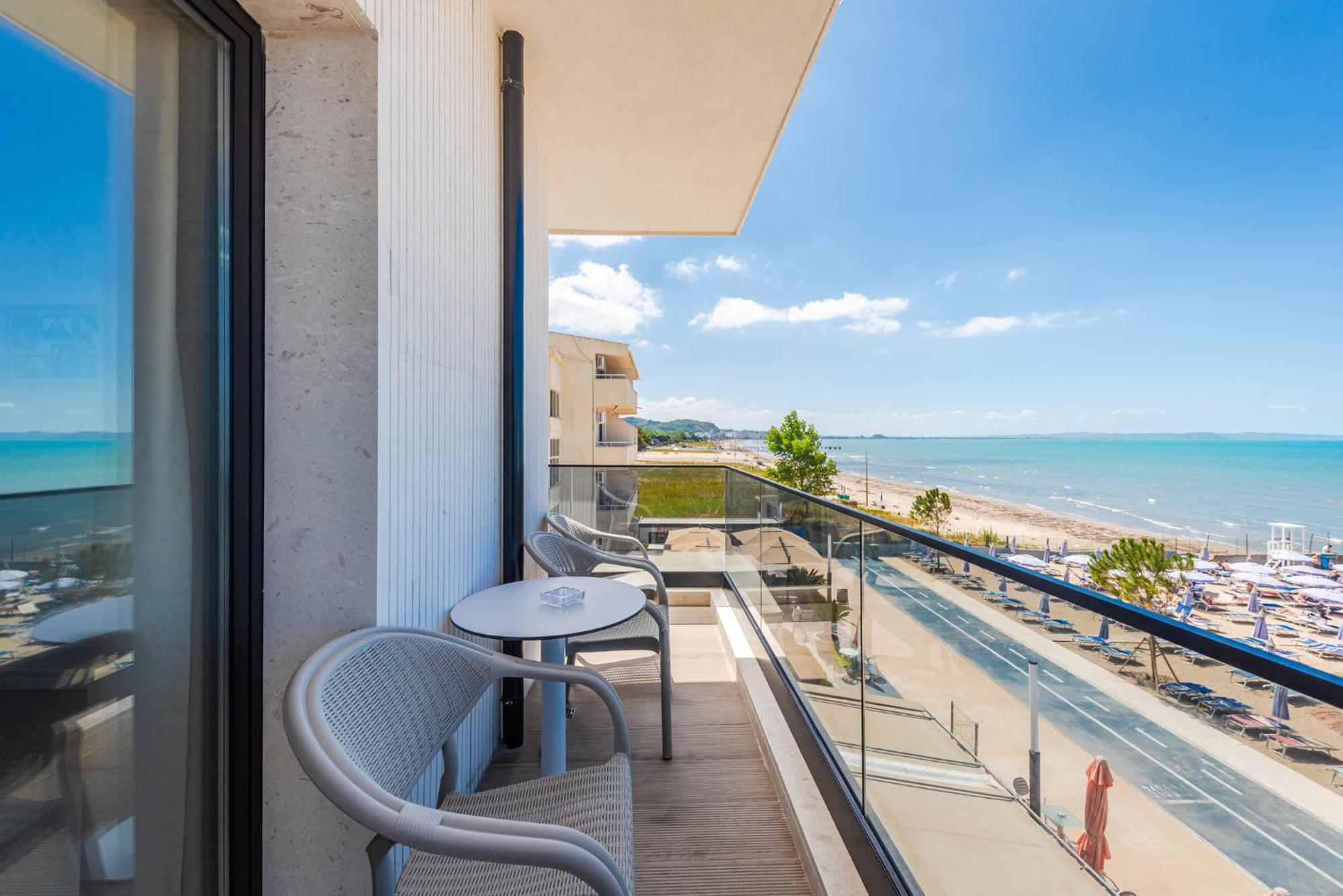 Sea View Apartments Eldo Durrës Rum bild