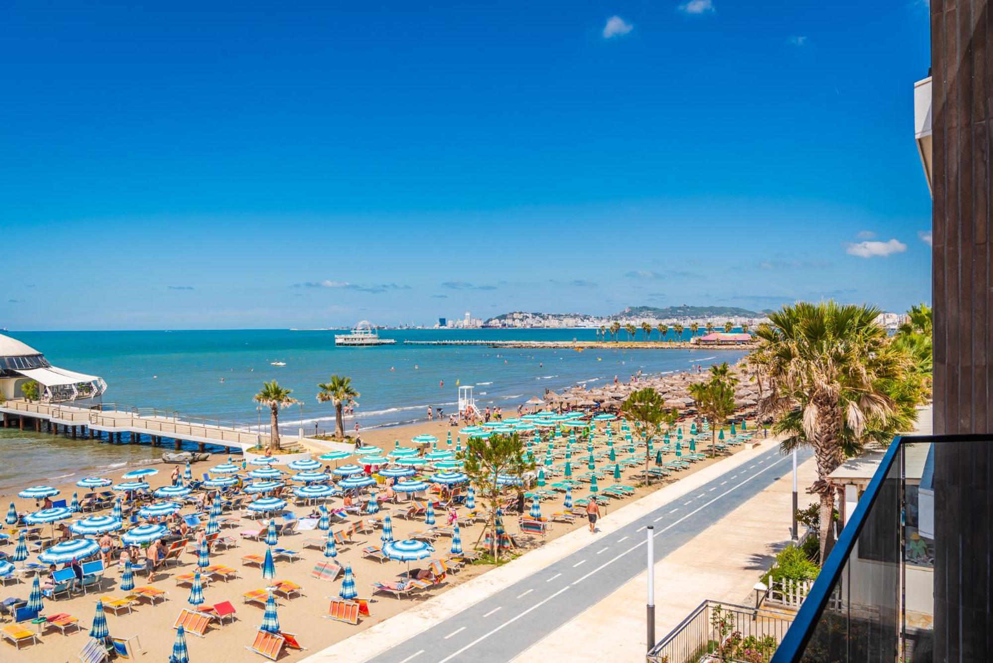 Sea View Apartments Eldo Durrës Exteriör bild